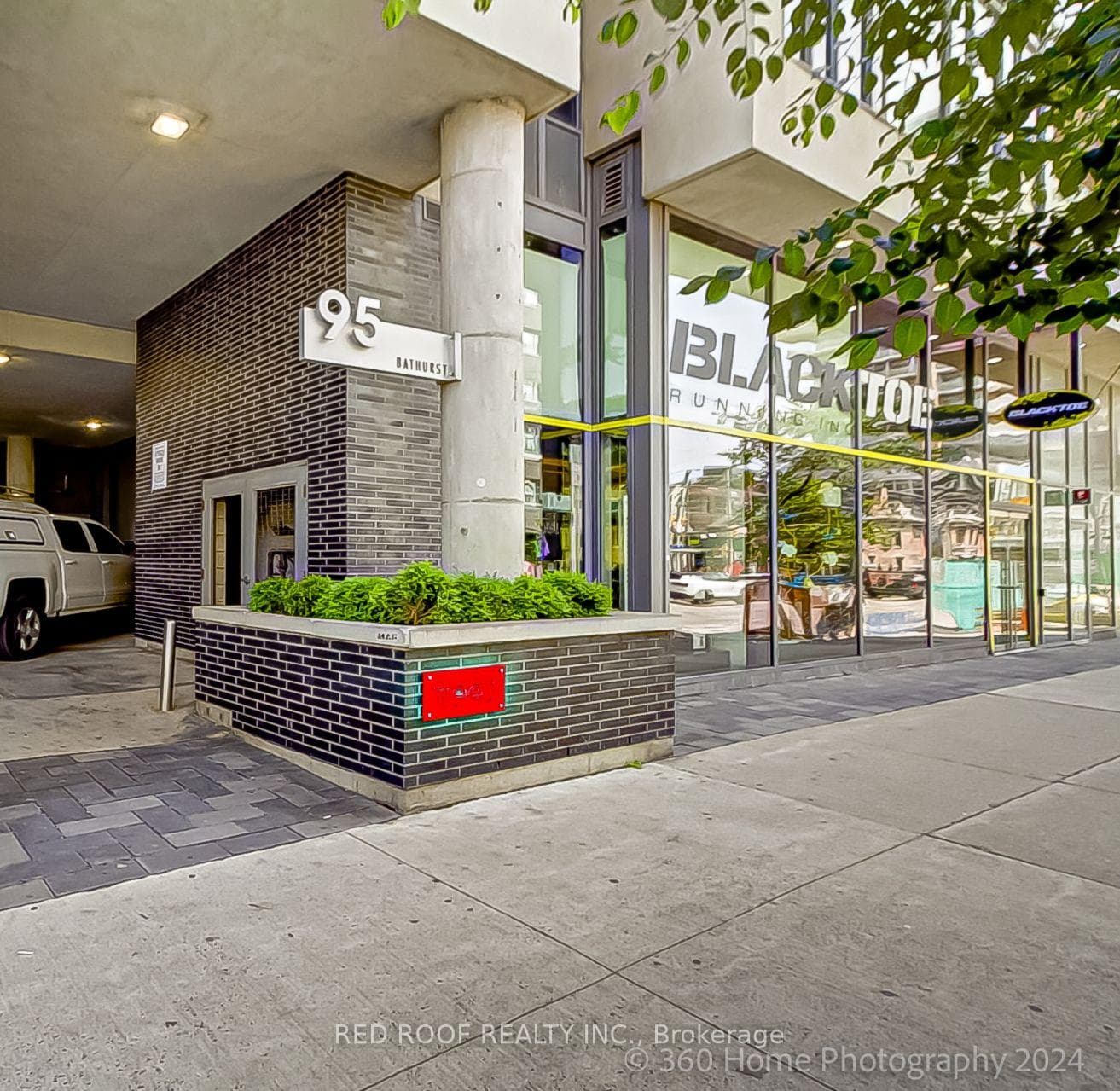 95 Bathurst Street Unit 1401 photo 27