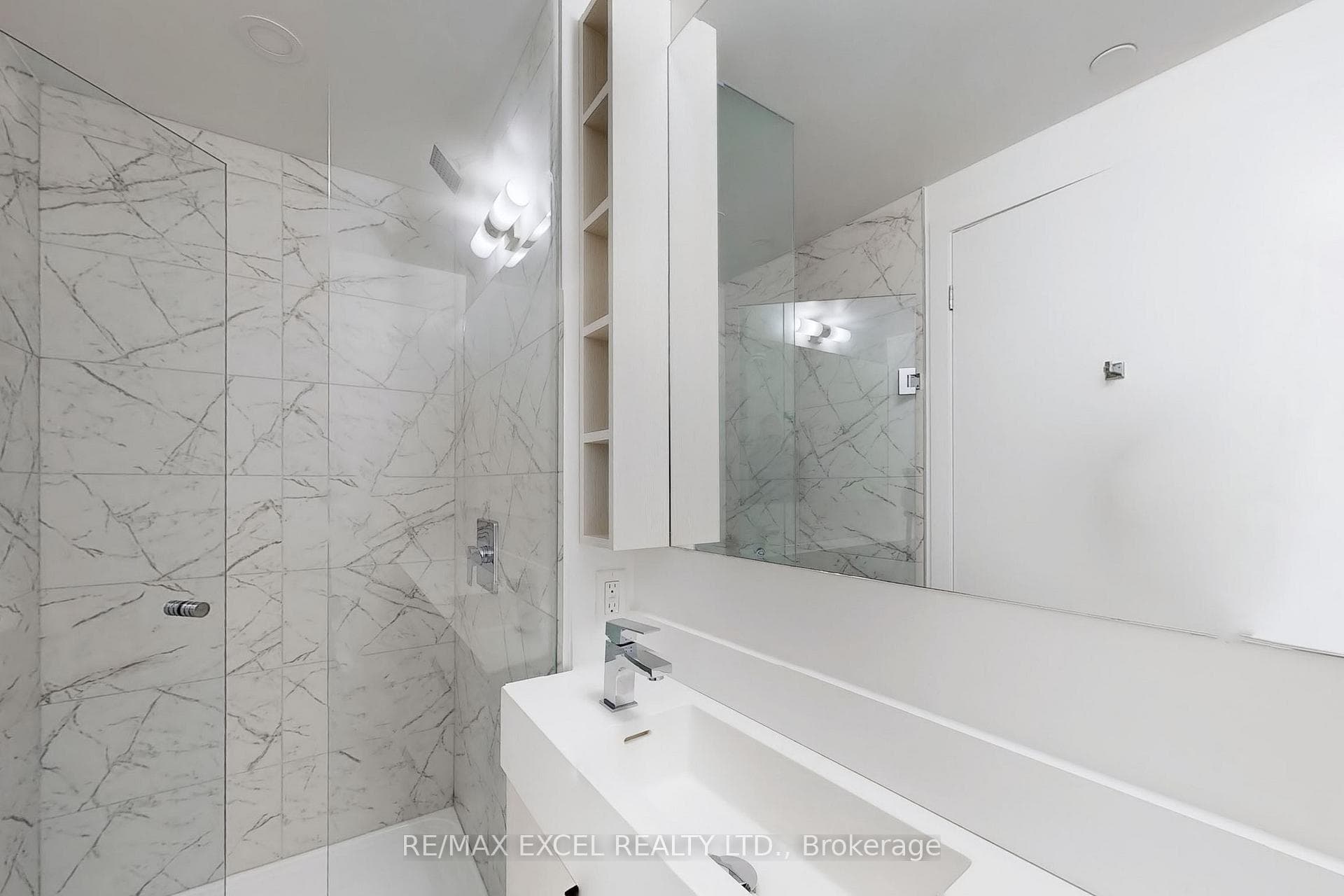 82 Dalhousie Street Unit 3803 photo 18