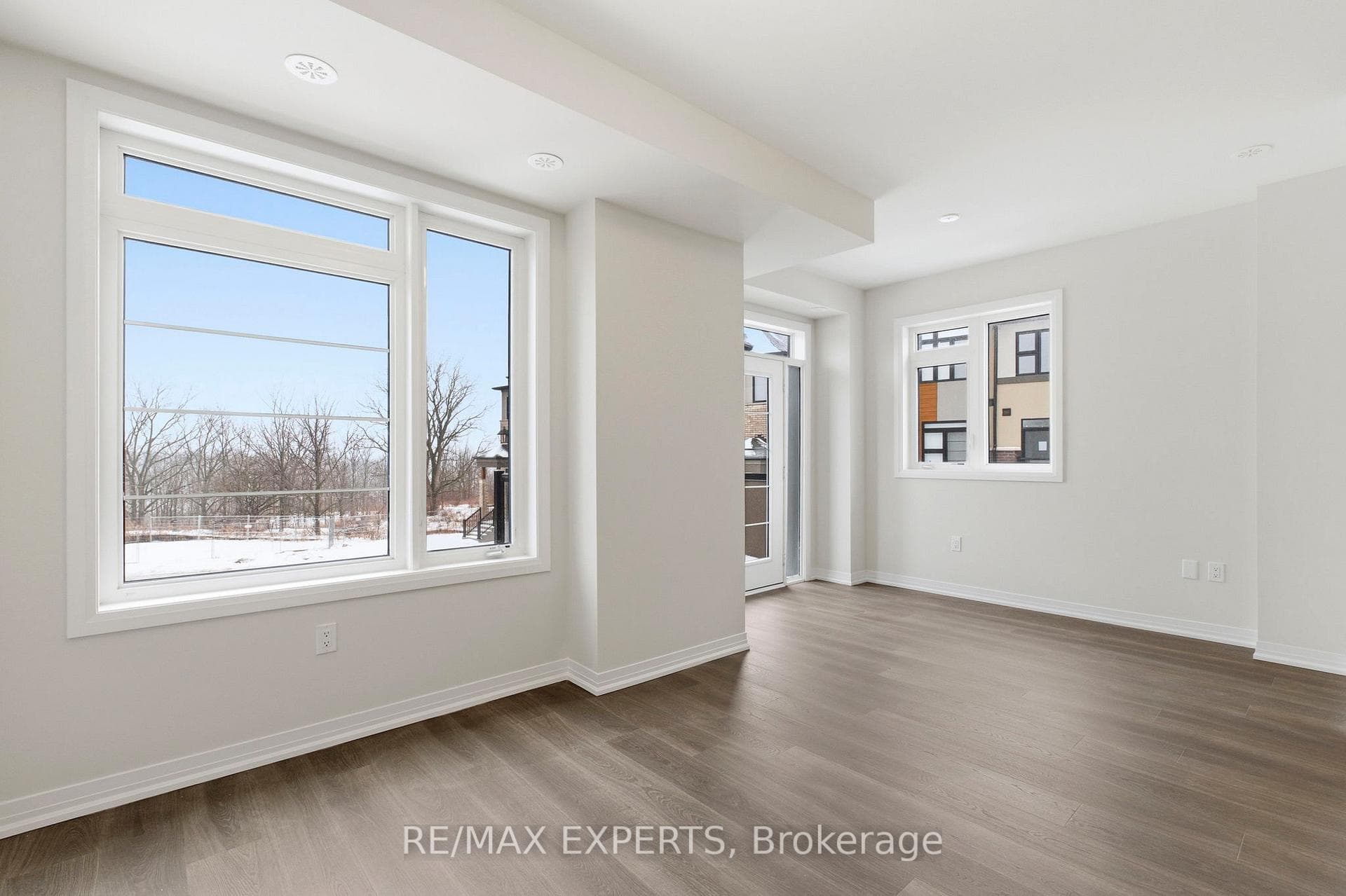 660 Colborne Street Unit 33 photo 12