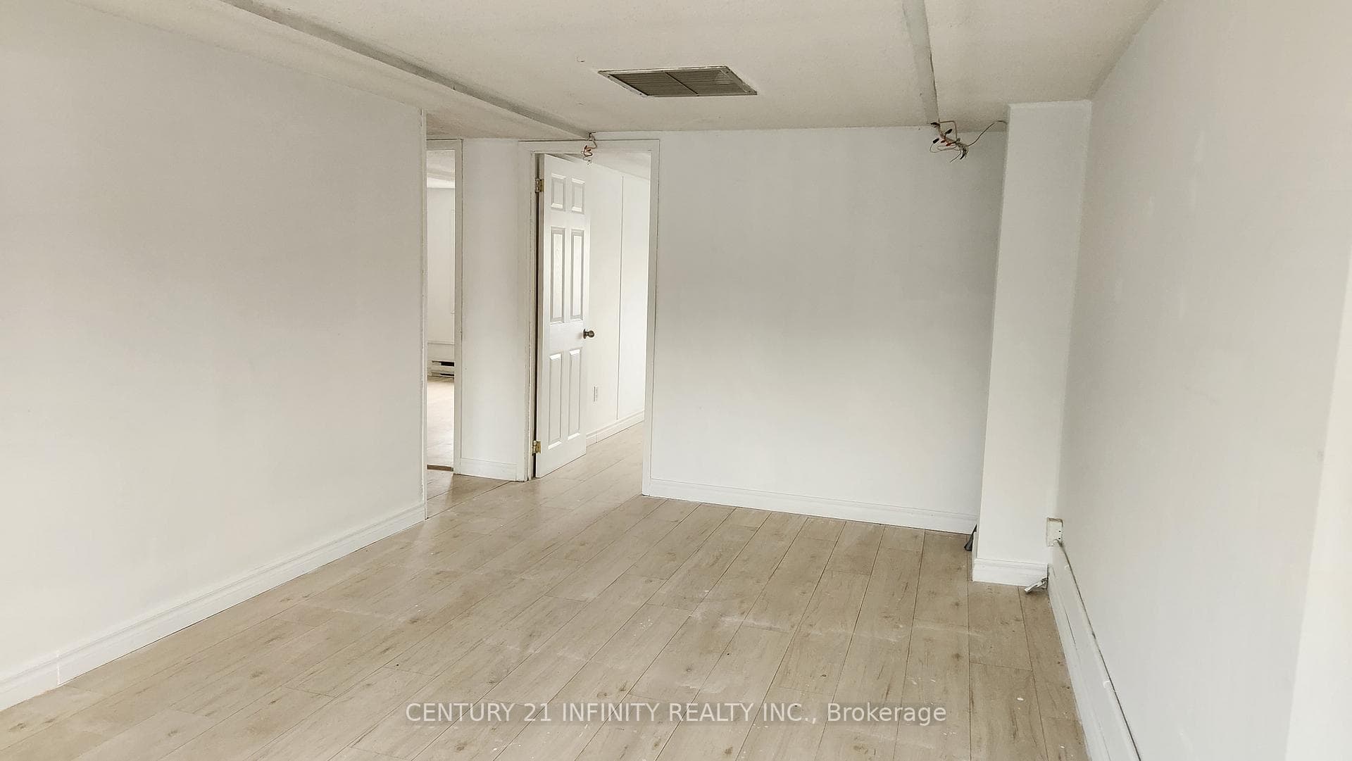 1019 Nelson Street Unit 8 photo 2