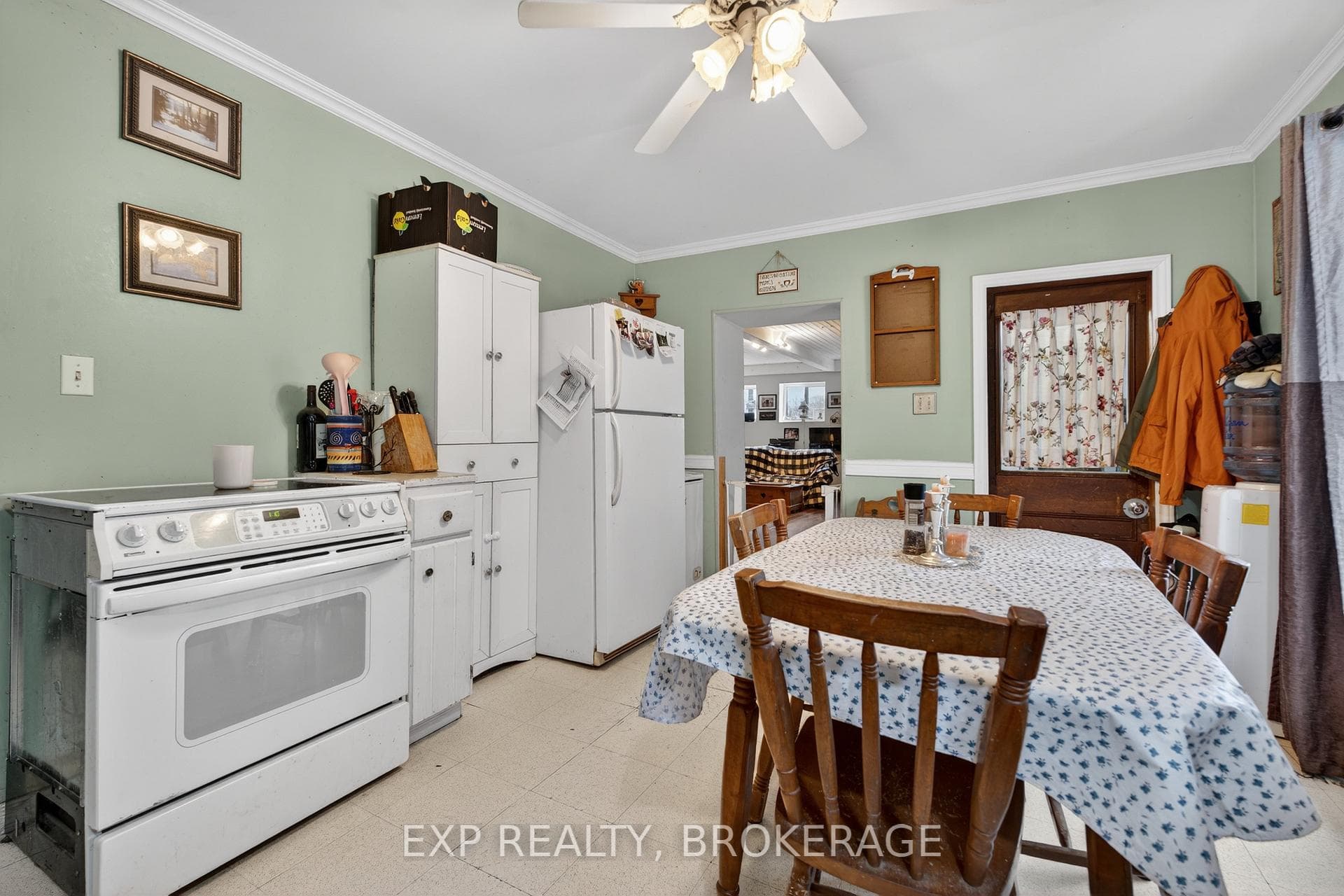2295 SYDENHAM Road photo 11