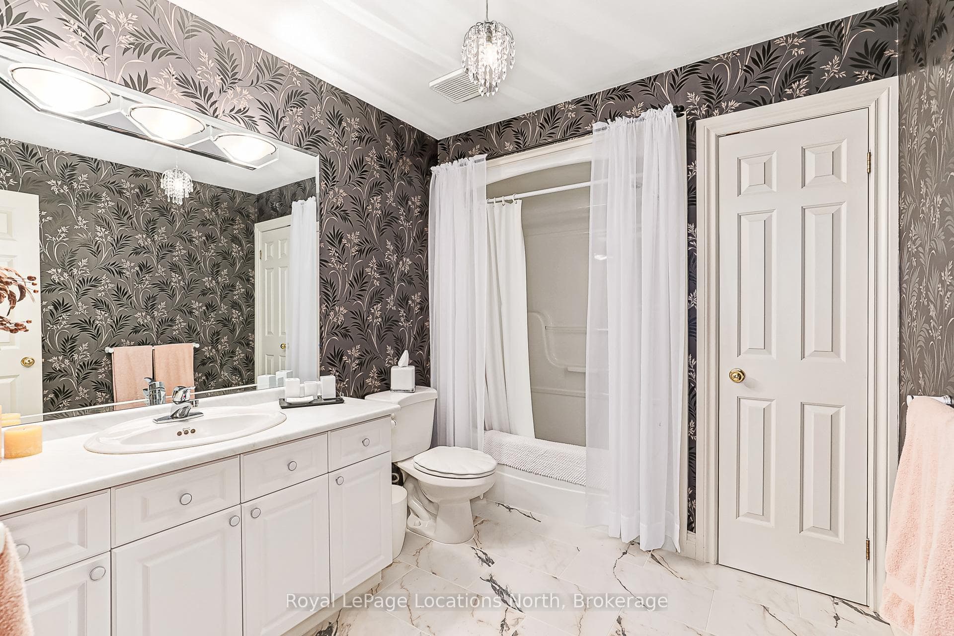 2nd Floor Bathroom