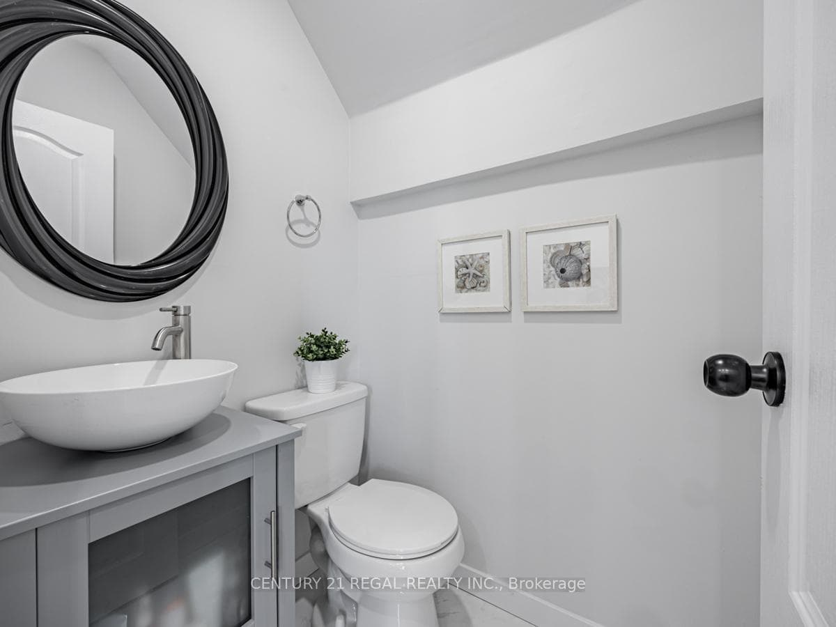124 Tylor Crescent photo 16