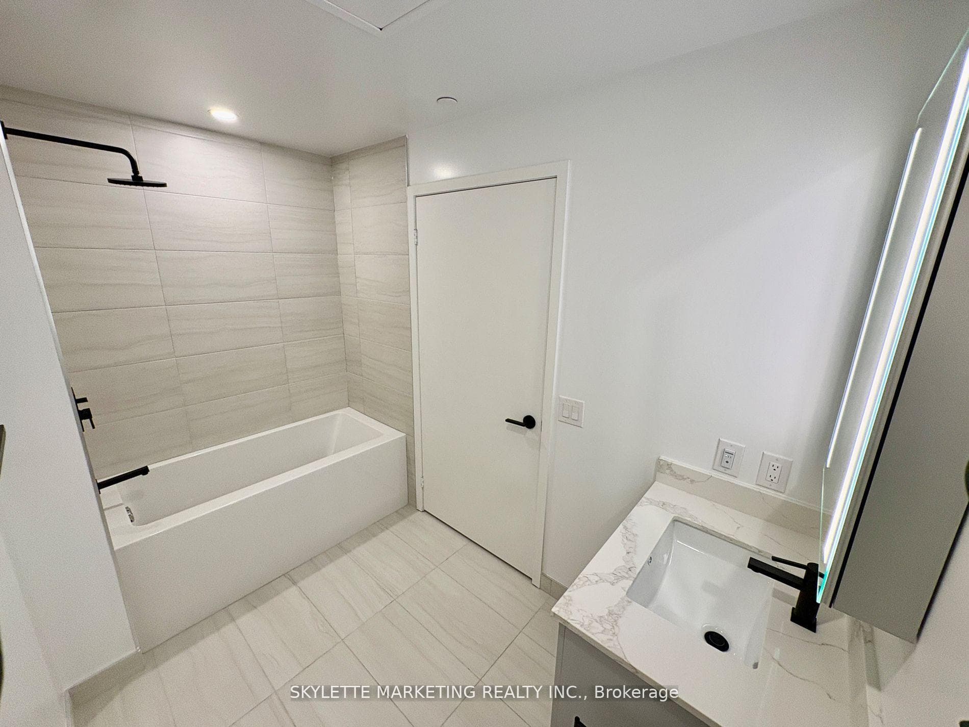 285 Dufferin Street Unit 906 photo 24