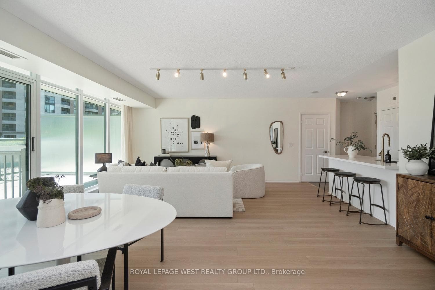 5508 Yonge Street Unit 202 photo 17