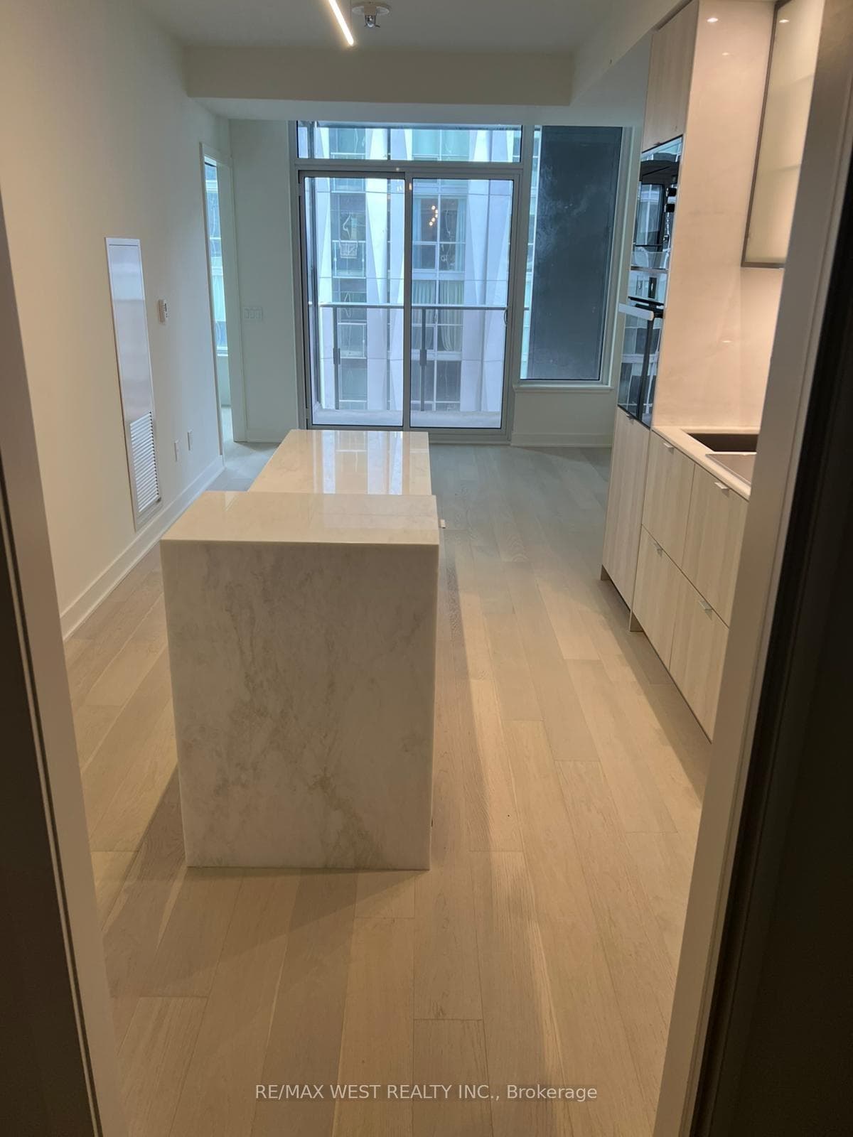 11 Yorkville Avenue Unit 2307 photo 9