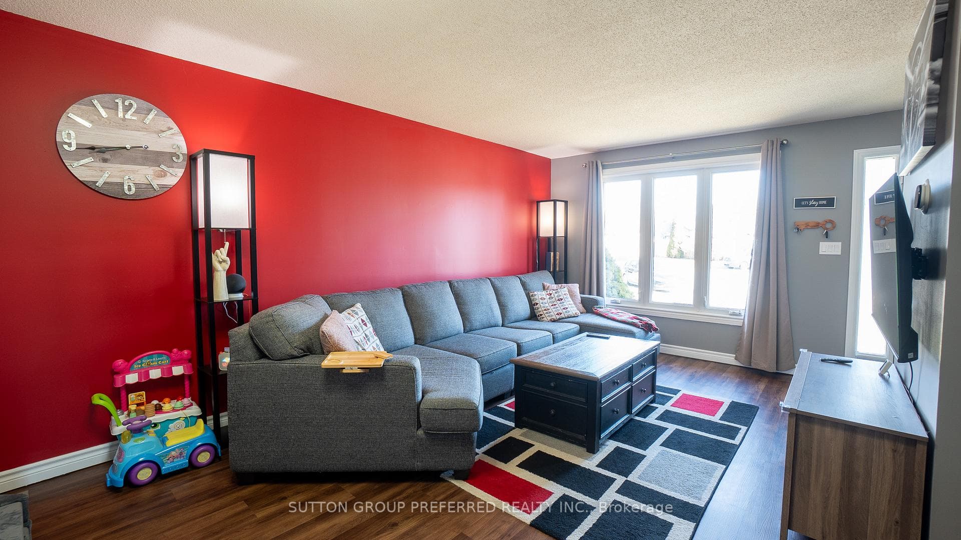 198 Portsmouth Court photo 16