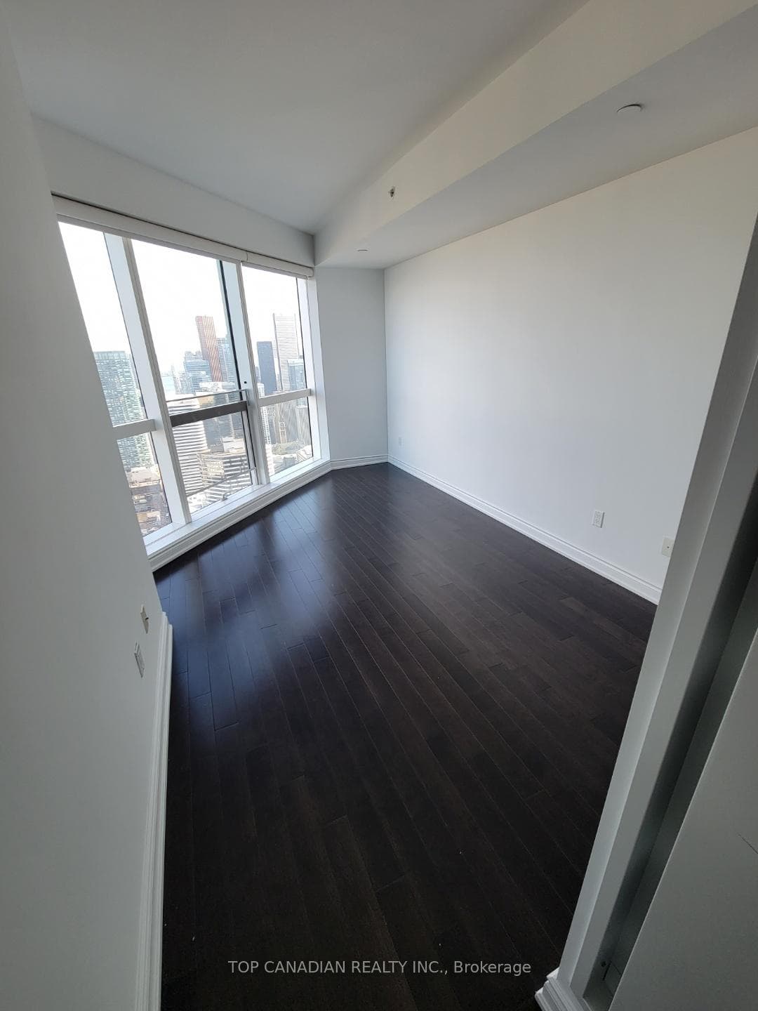 388 Yonge Street Unit 6307 photo 4
