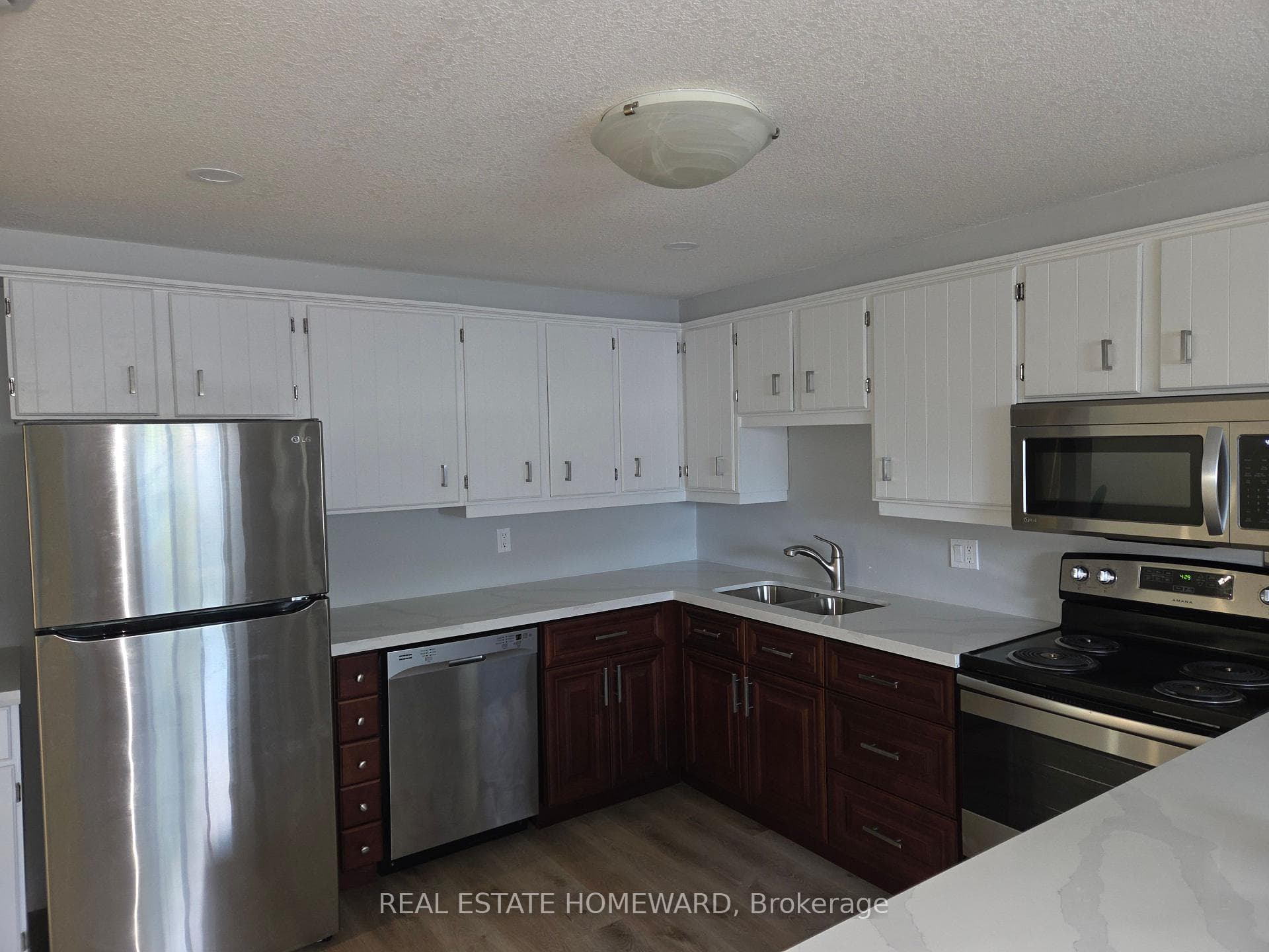 7 Bristow Court Unit B photo 4