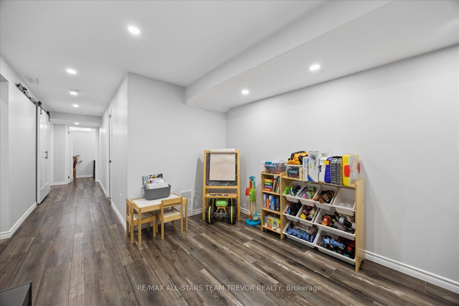 30 Laurendale Avenue photo 25
