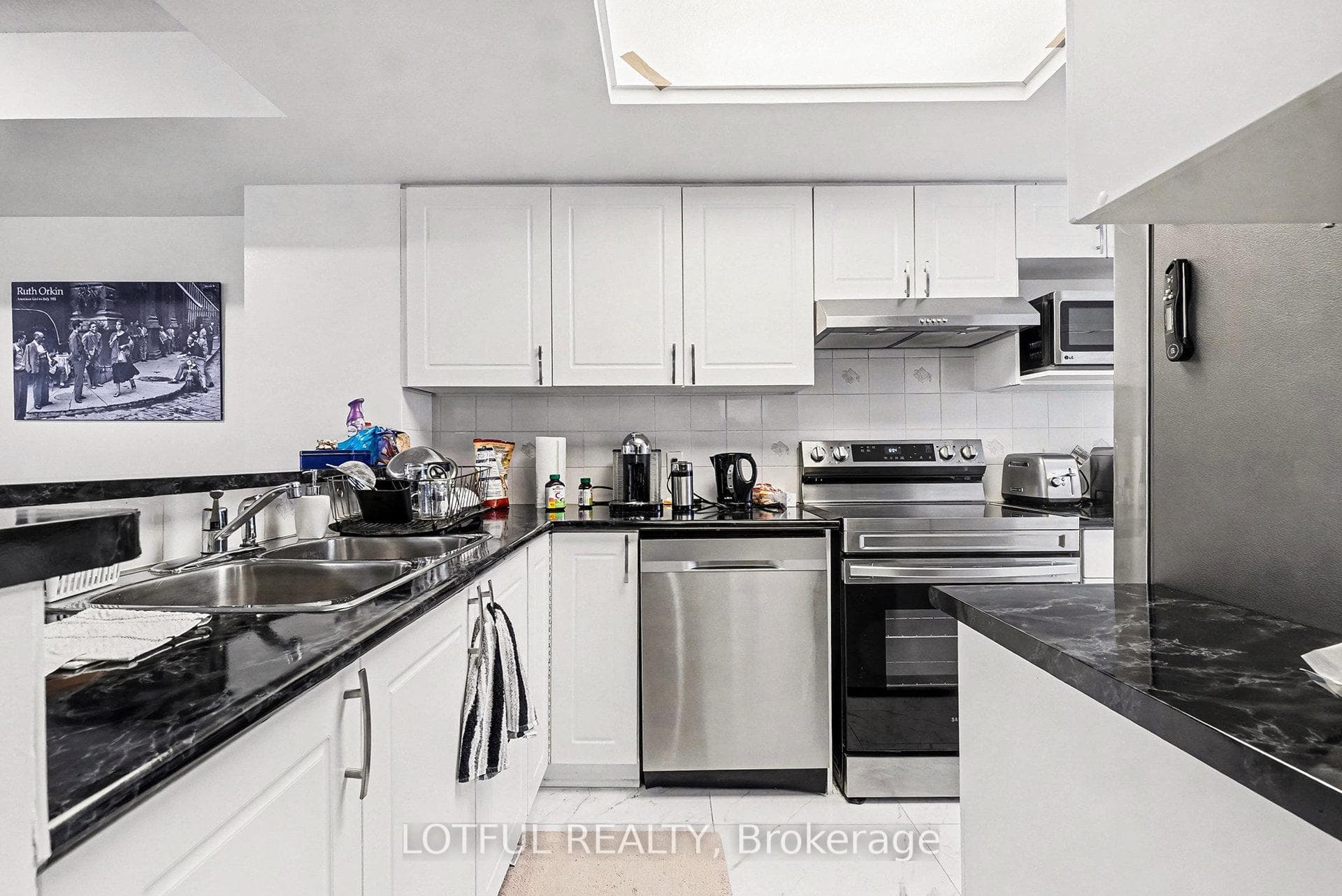 112 Centrepointe Drive Unit C photo 5