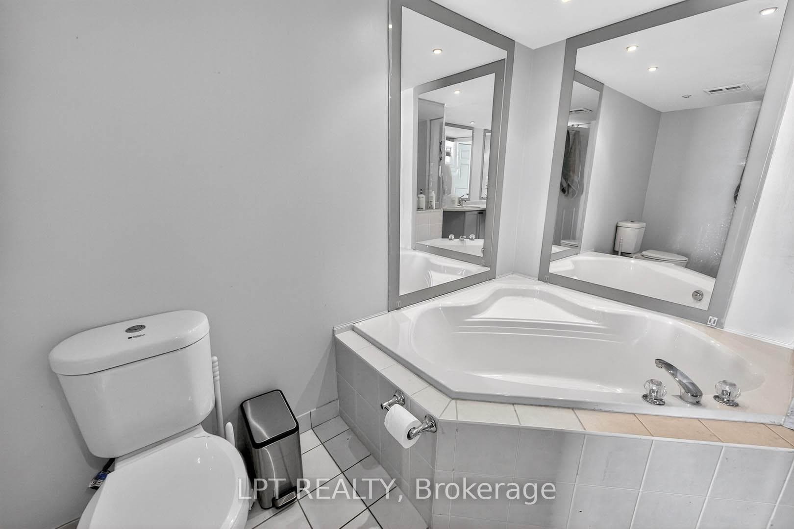 51 Baffin Court Unit PH06 photo 26