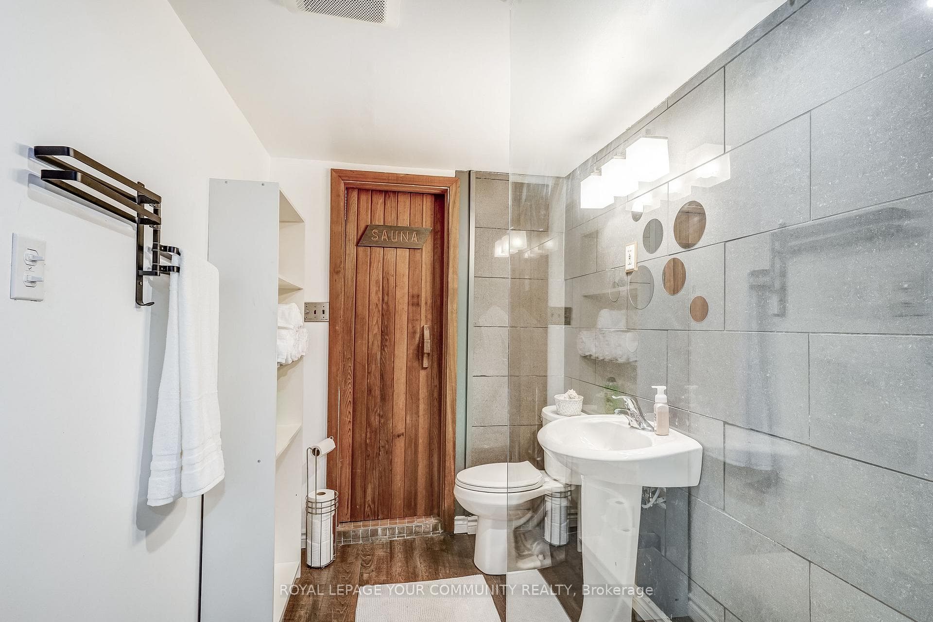 21 Pringle Avenue photo 18