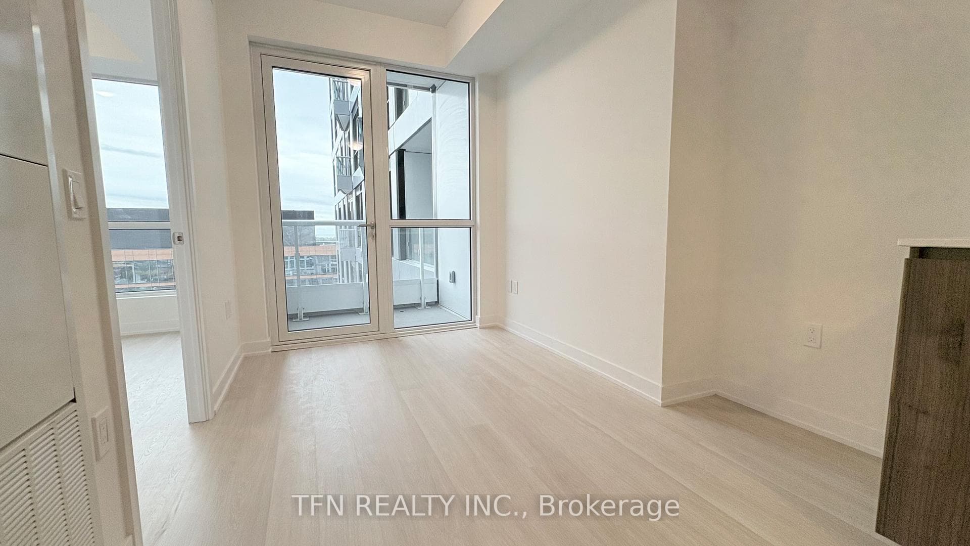 15 Richardson Street Unit 1609 photo 2