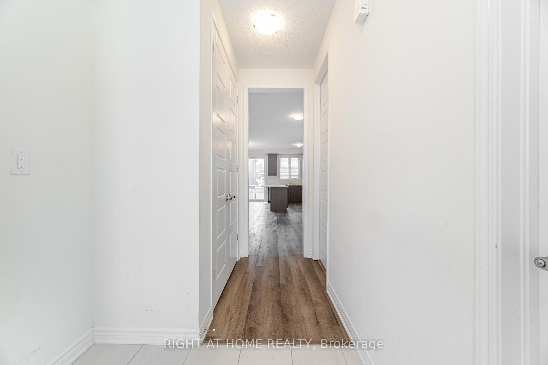 908 Sumac Gardens photo 7