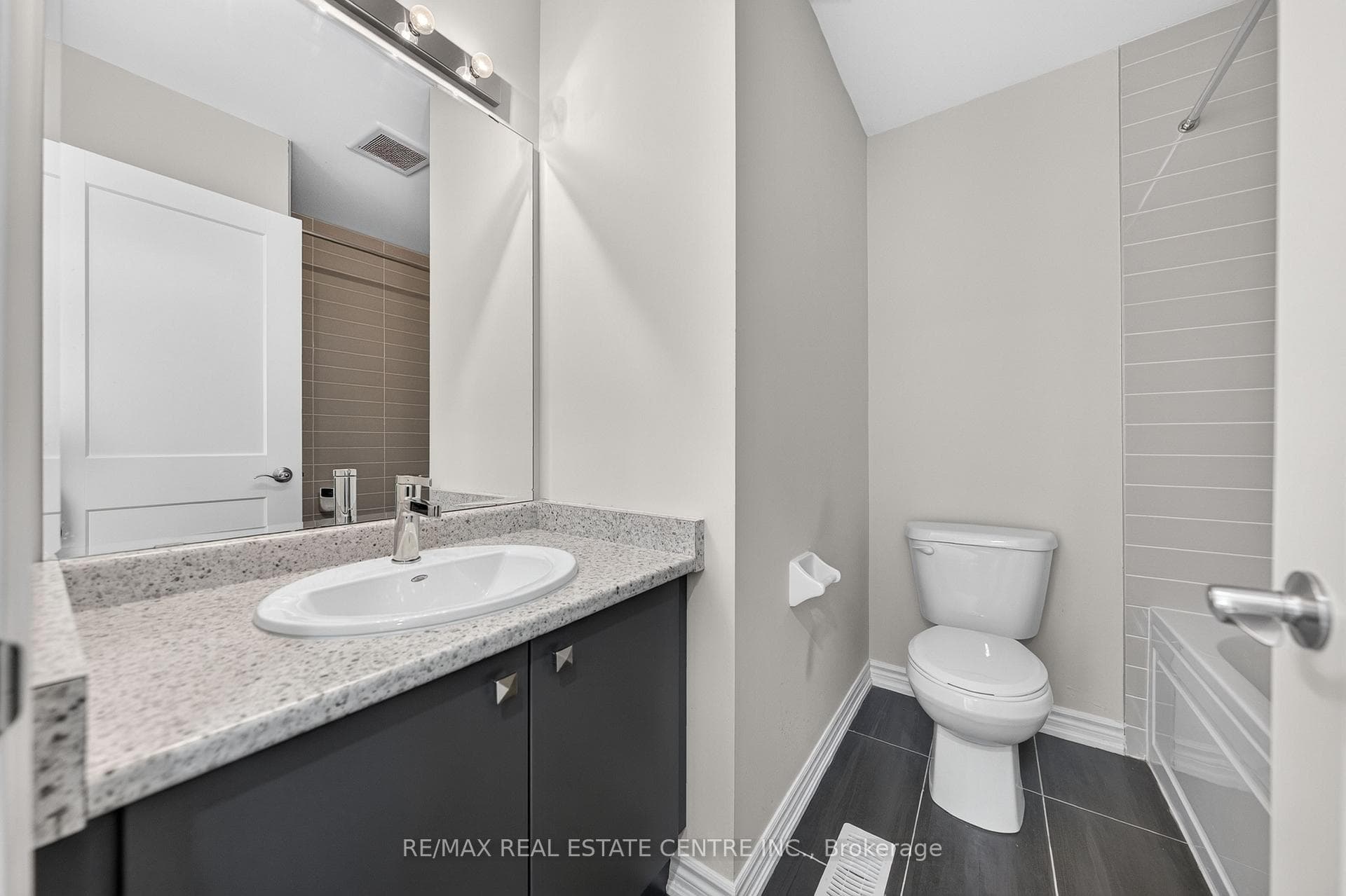 14 Heming Street photo 35