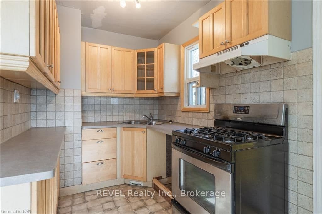 44 THOROLD Road photo 7