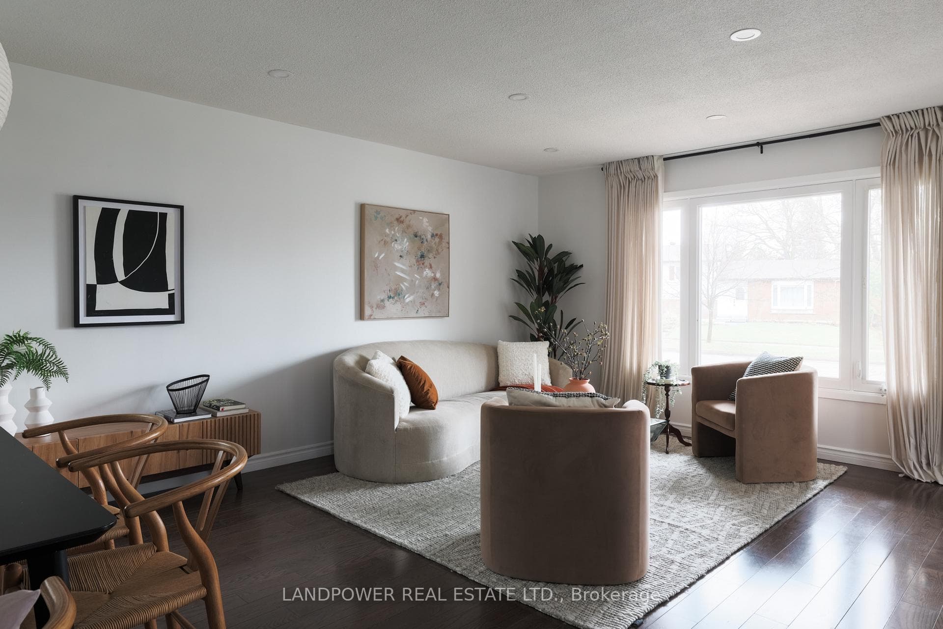 76 Parkway Avenue photo 3