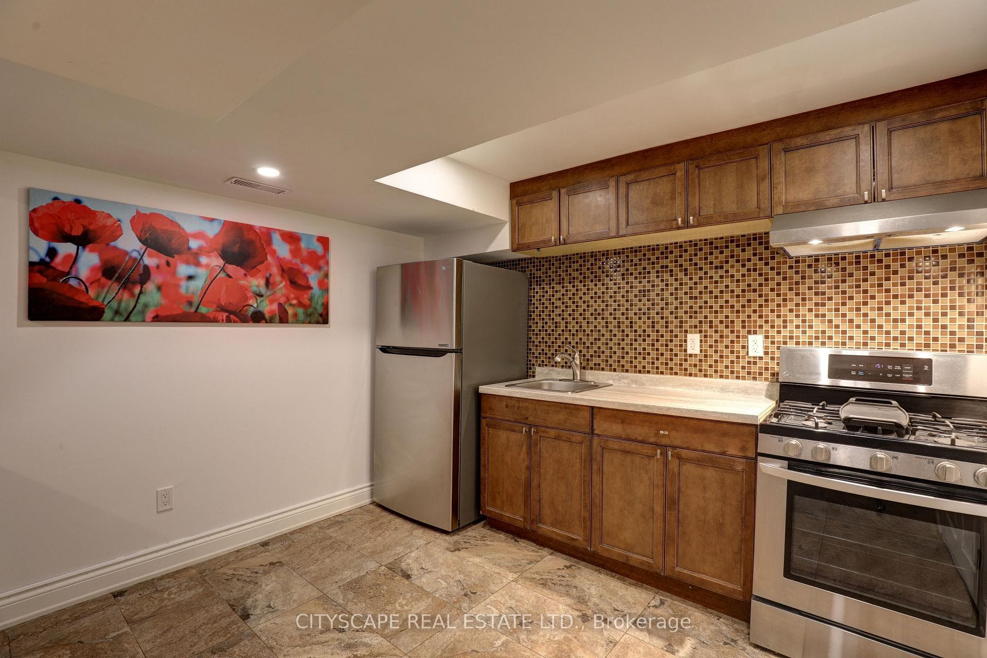 137 Ravenscroft Road photo 7