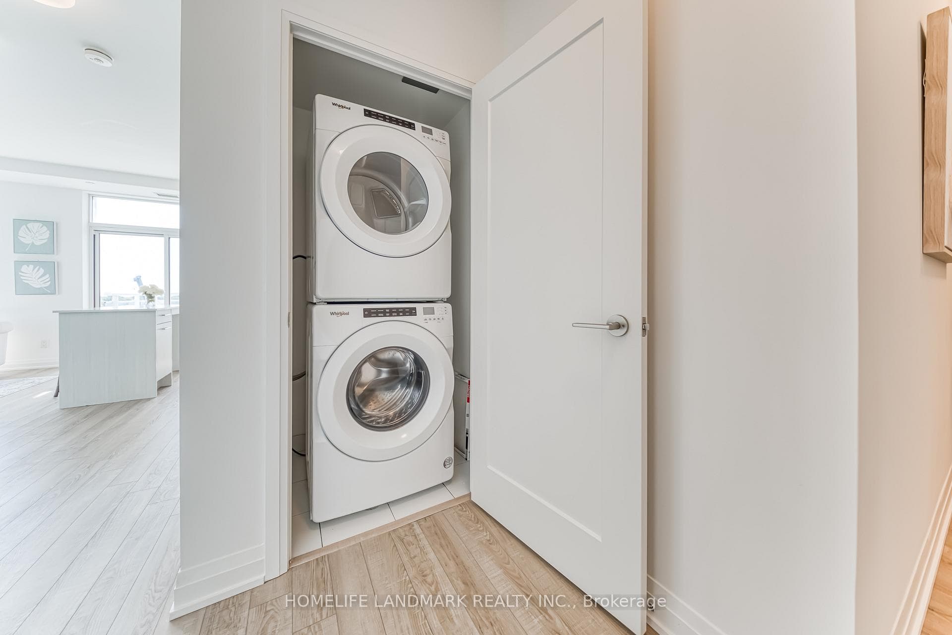286 Main Street Unit unit 712 photo 8