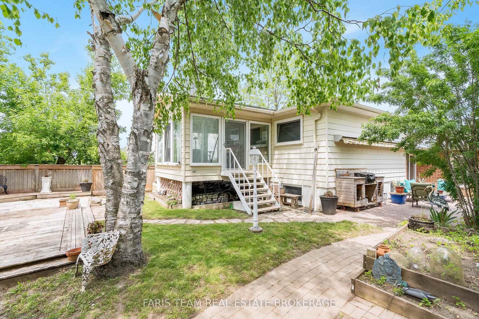 82 Bayview Drive photo 37