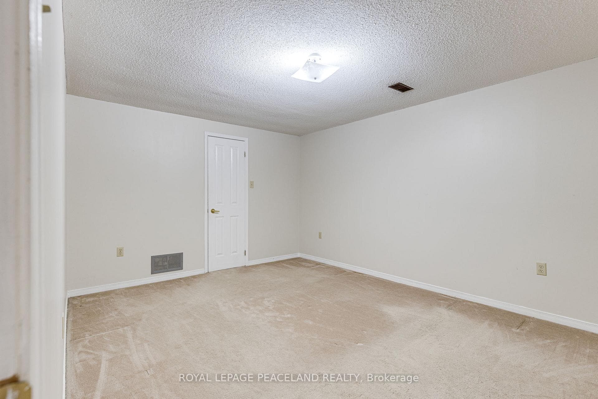284 Livingstone Street photo 35