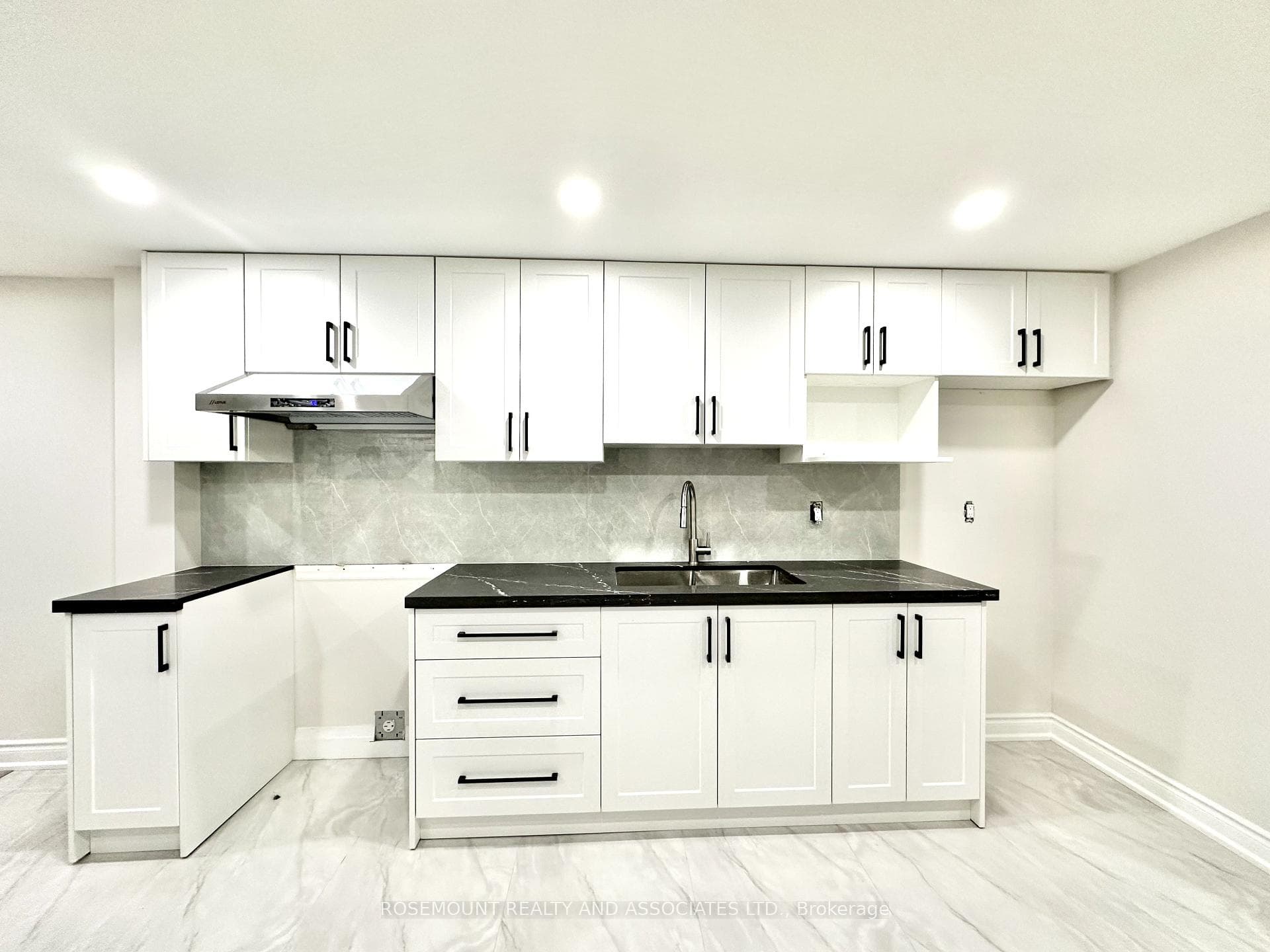 101 Annina Crescent photo 6