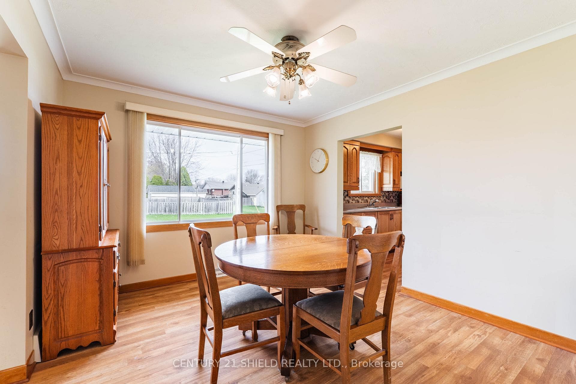 106 Robert Street photo 9