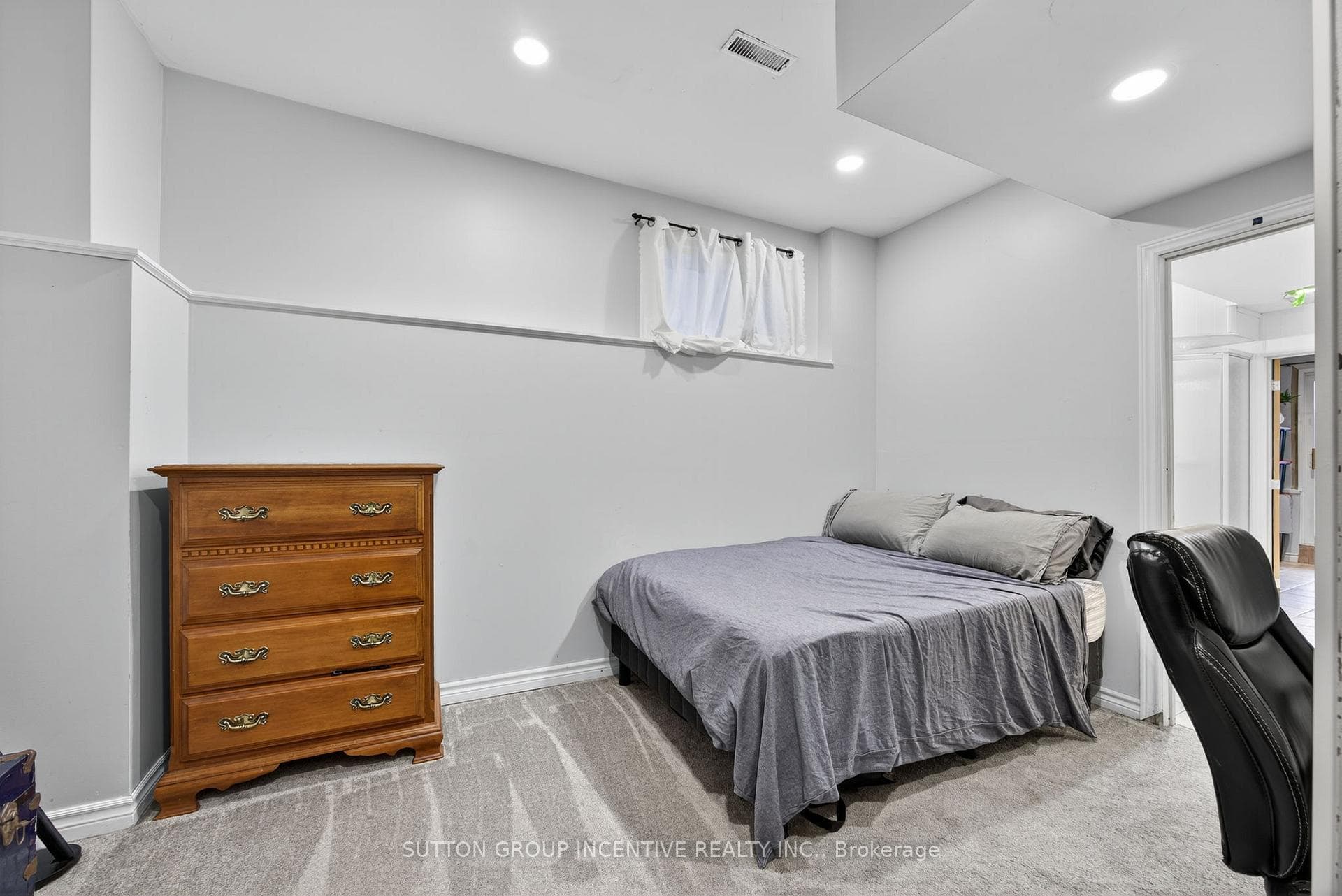 4 Dunnett Drive photo 28