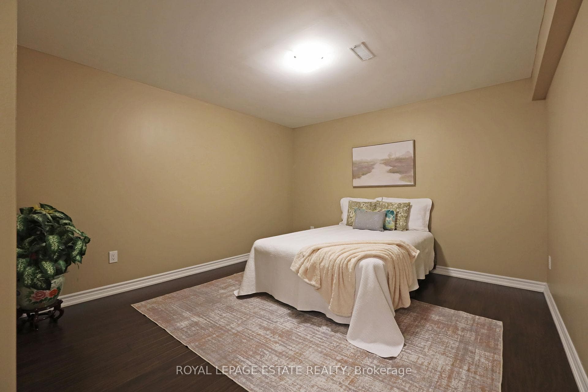 Room for office, gym or guest room