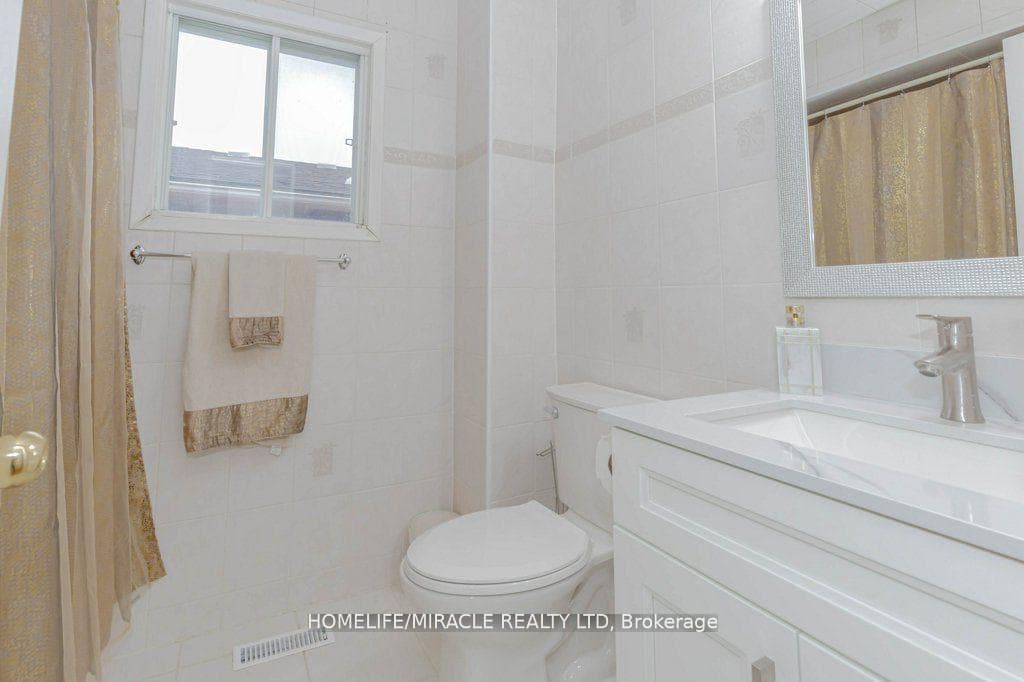 66 Ebby Avenue photo 22