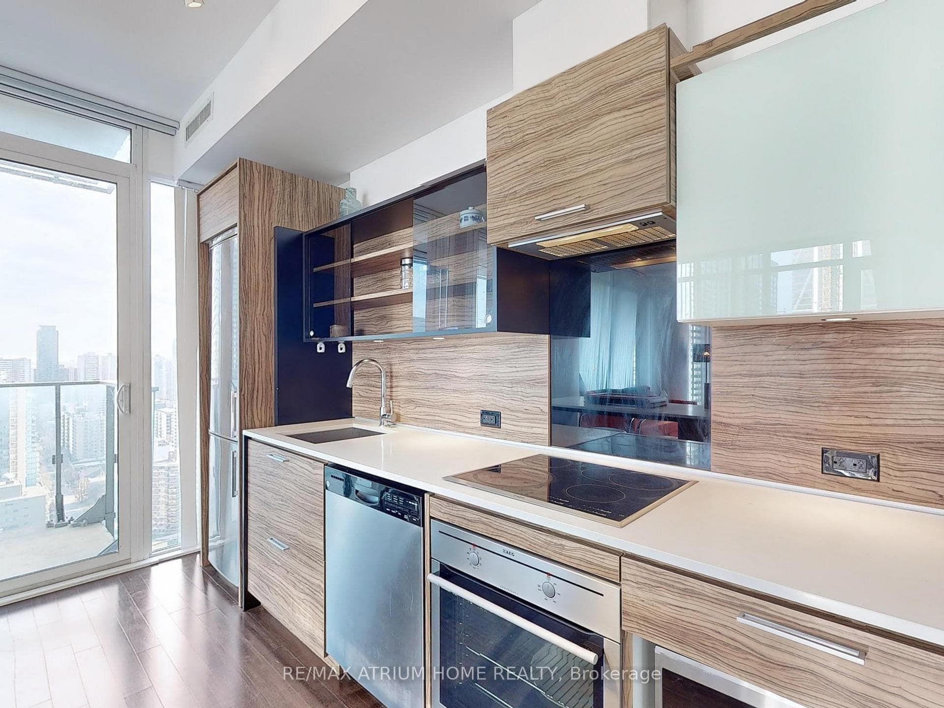 75 St. Nicholas Street Unit 2708 photo 15