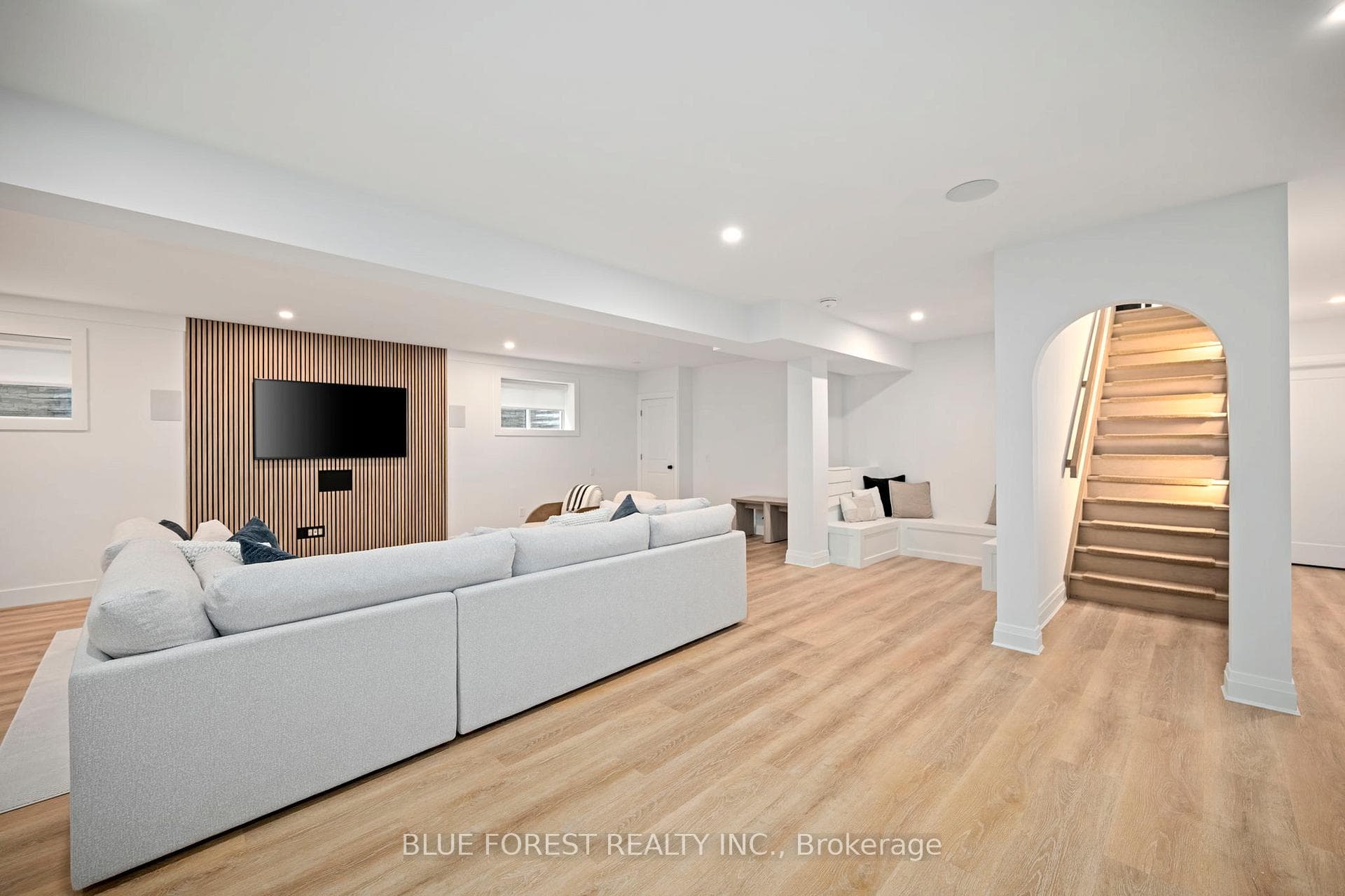 383 Daventry Way Unit 52 photo 30