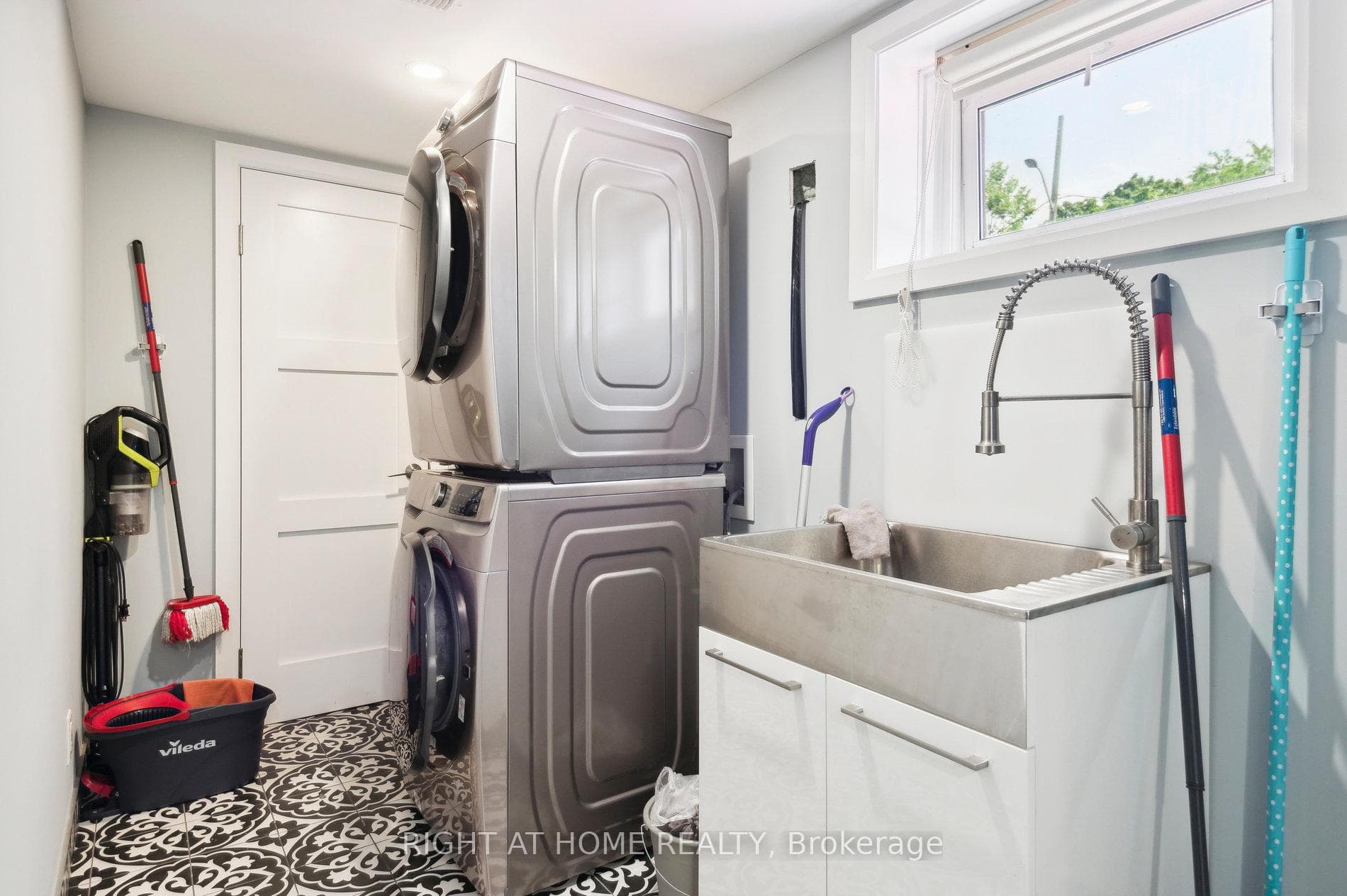 74 Westhead Road photo 18