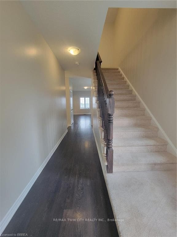 136 Flagg Avenue photo 3