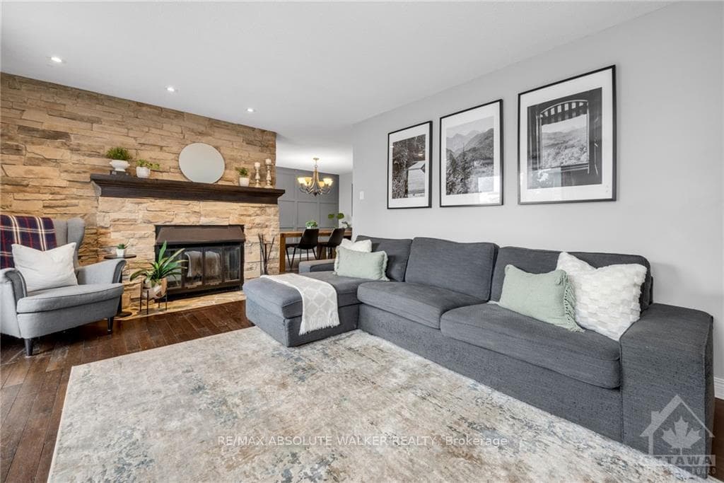 1609 DU SOMMET Place photo 5