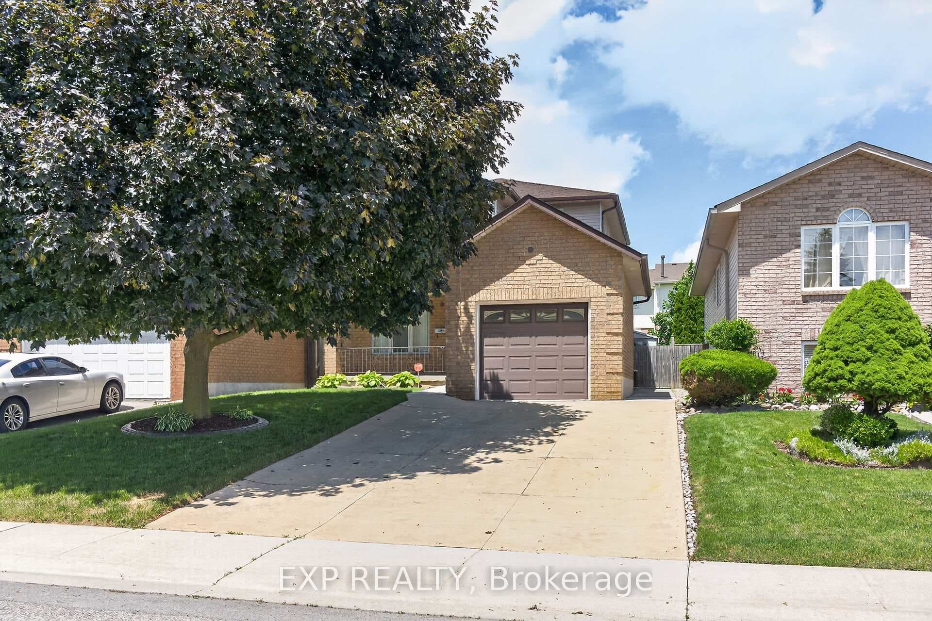 45 Ossington Drive photo 2