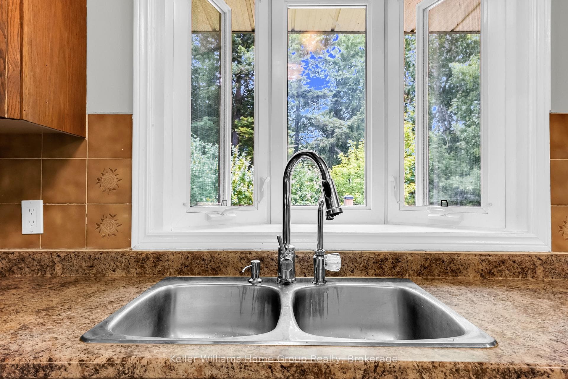 24 Caledonia Street photo 16