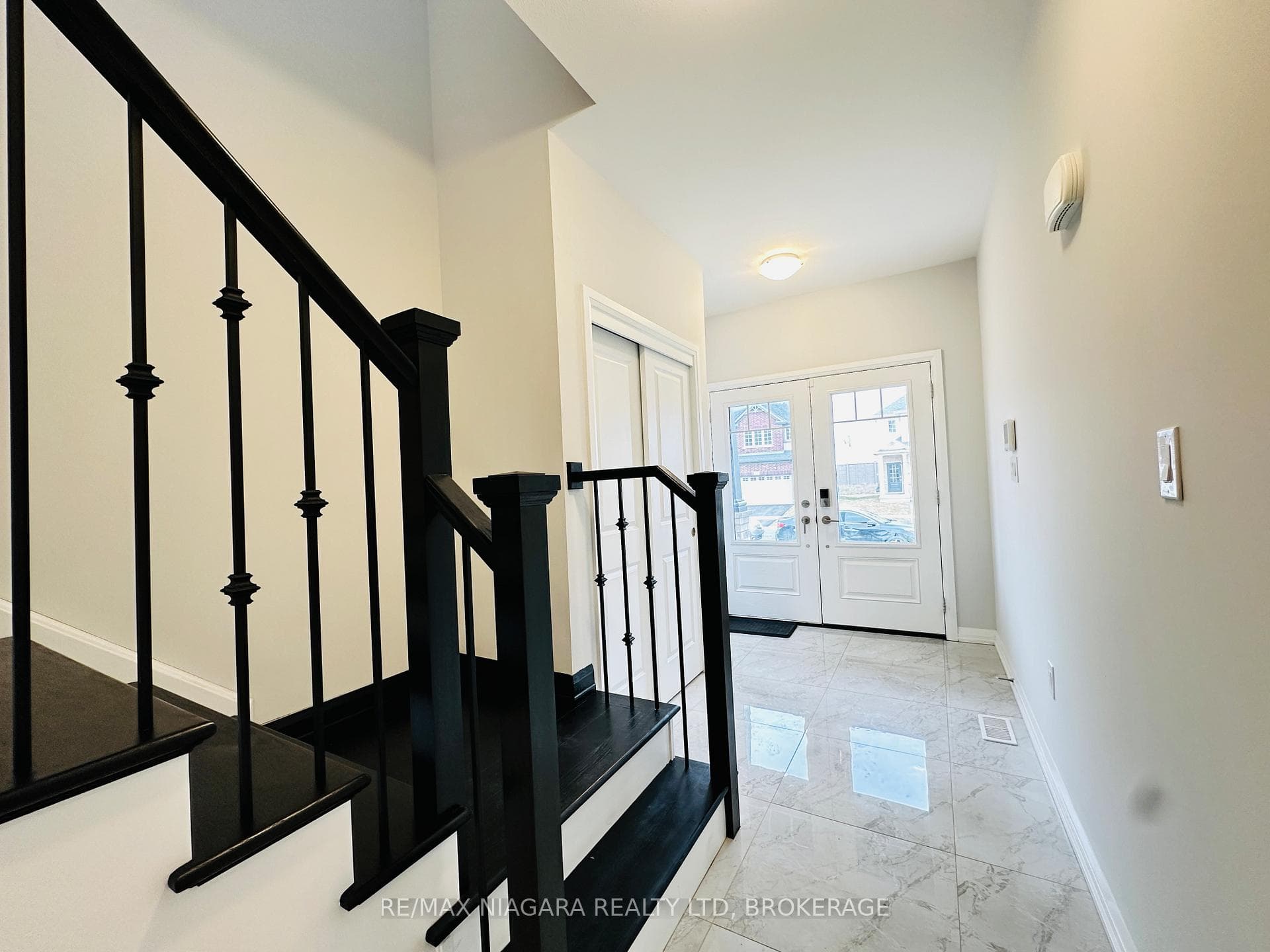 72 Bur Oak Drive photo 5