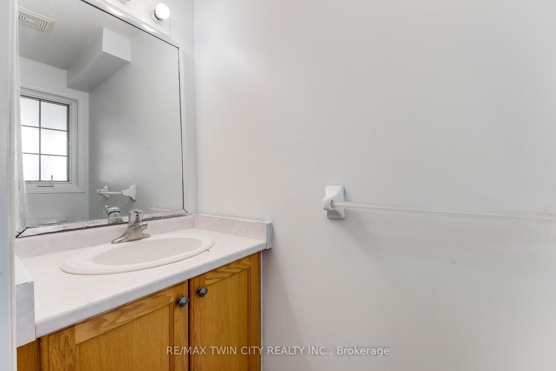 90 Donnenwerth Drive photo 8