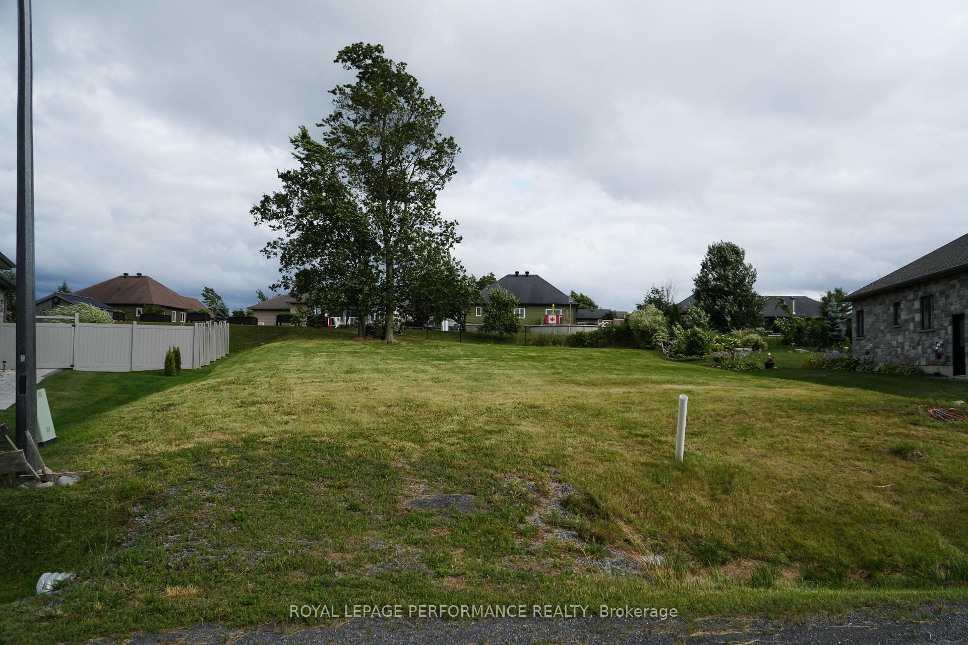13 Matthew Kieran Crescent photo 5