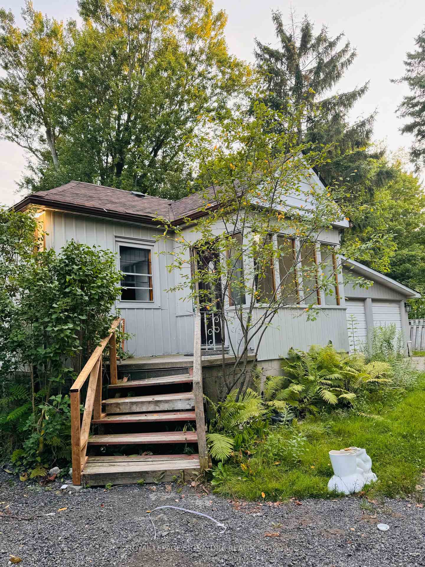 1426 Indian Grove photo 3