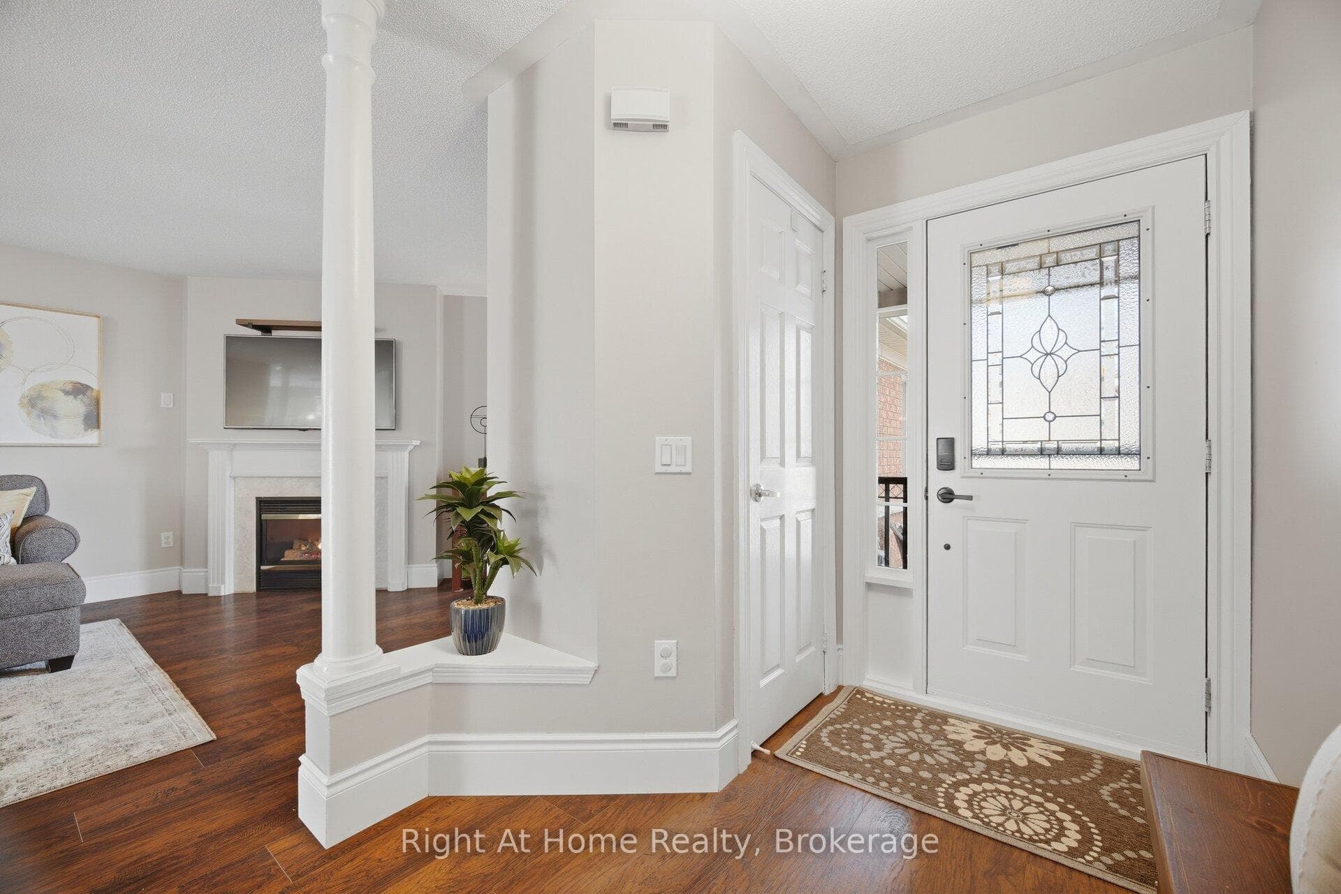 2956 Glover Lane photo 4