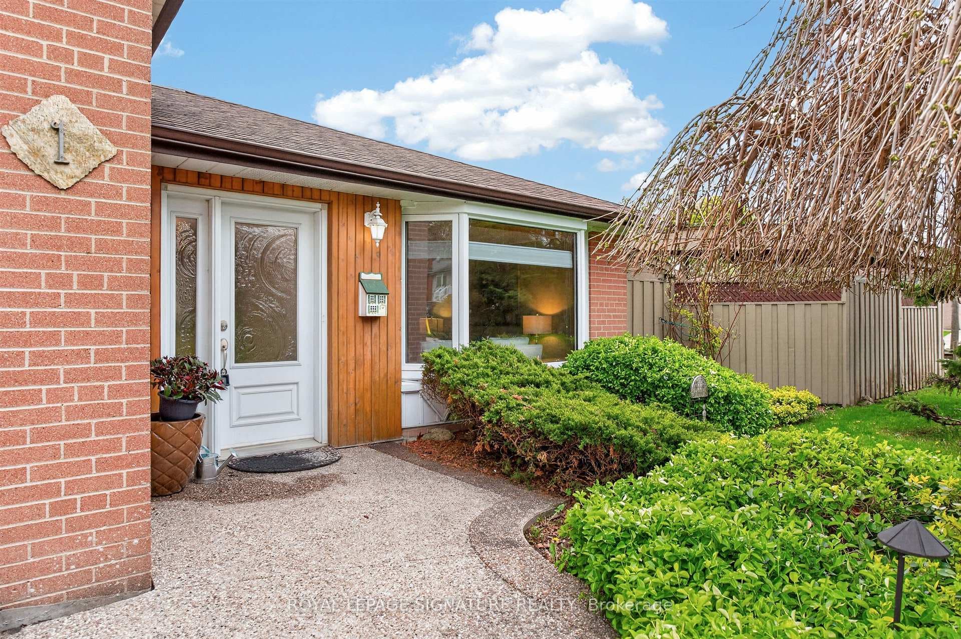 1 Stanwell Drive photo 2