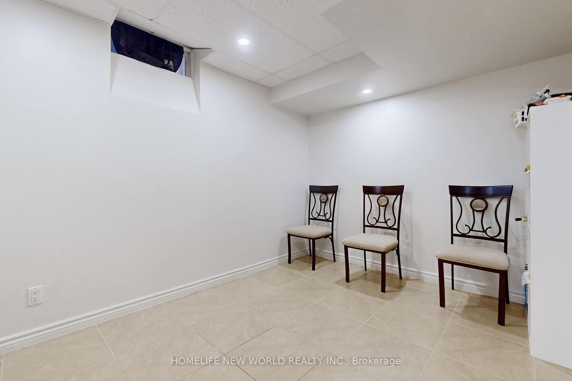 Bsmnt room 2