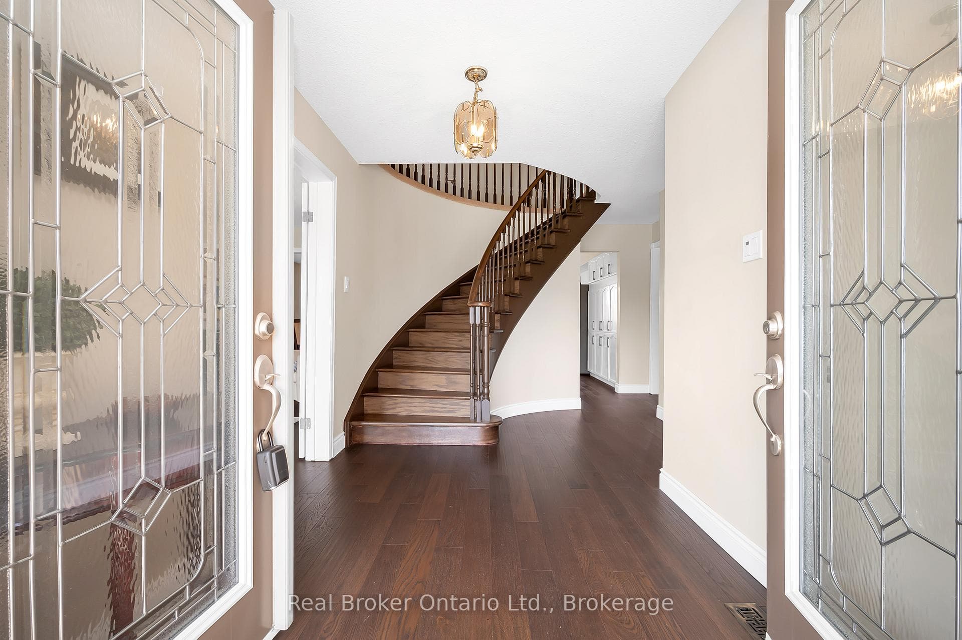 2013 Windy Oaks Drive photo 4