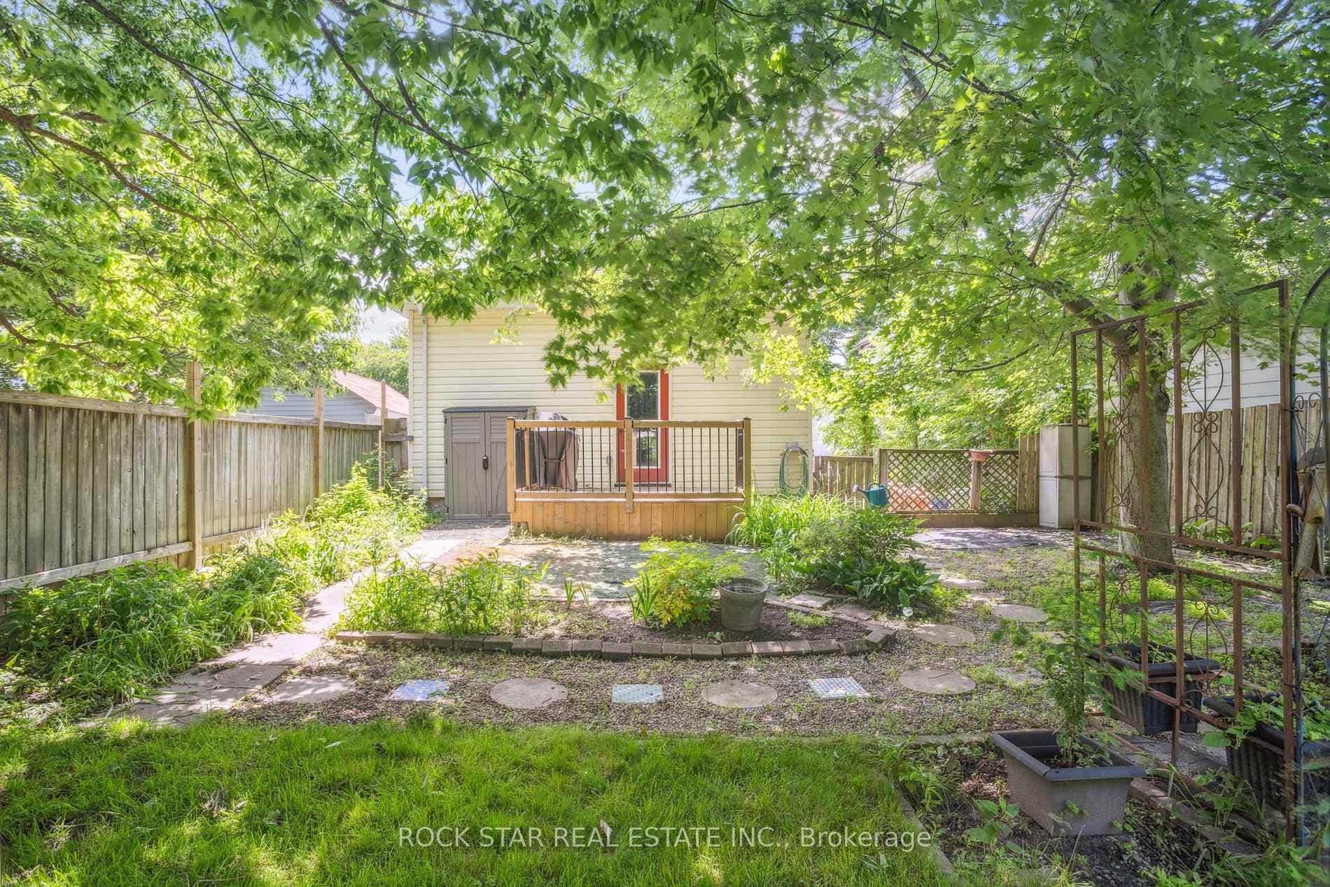 502 GREY Street photo 32