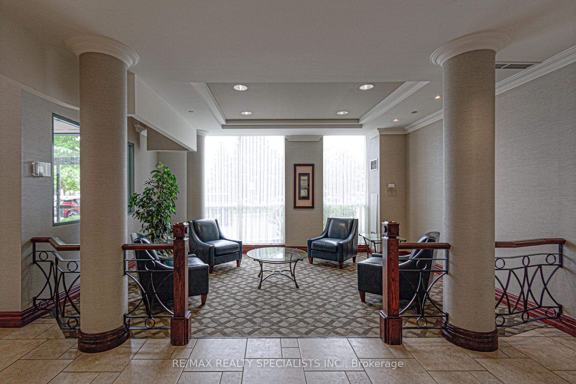 2585 ERIN CENTRE Boulevard Unit PH7 photo 20