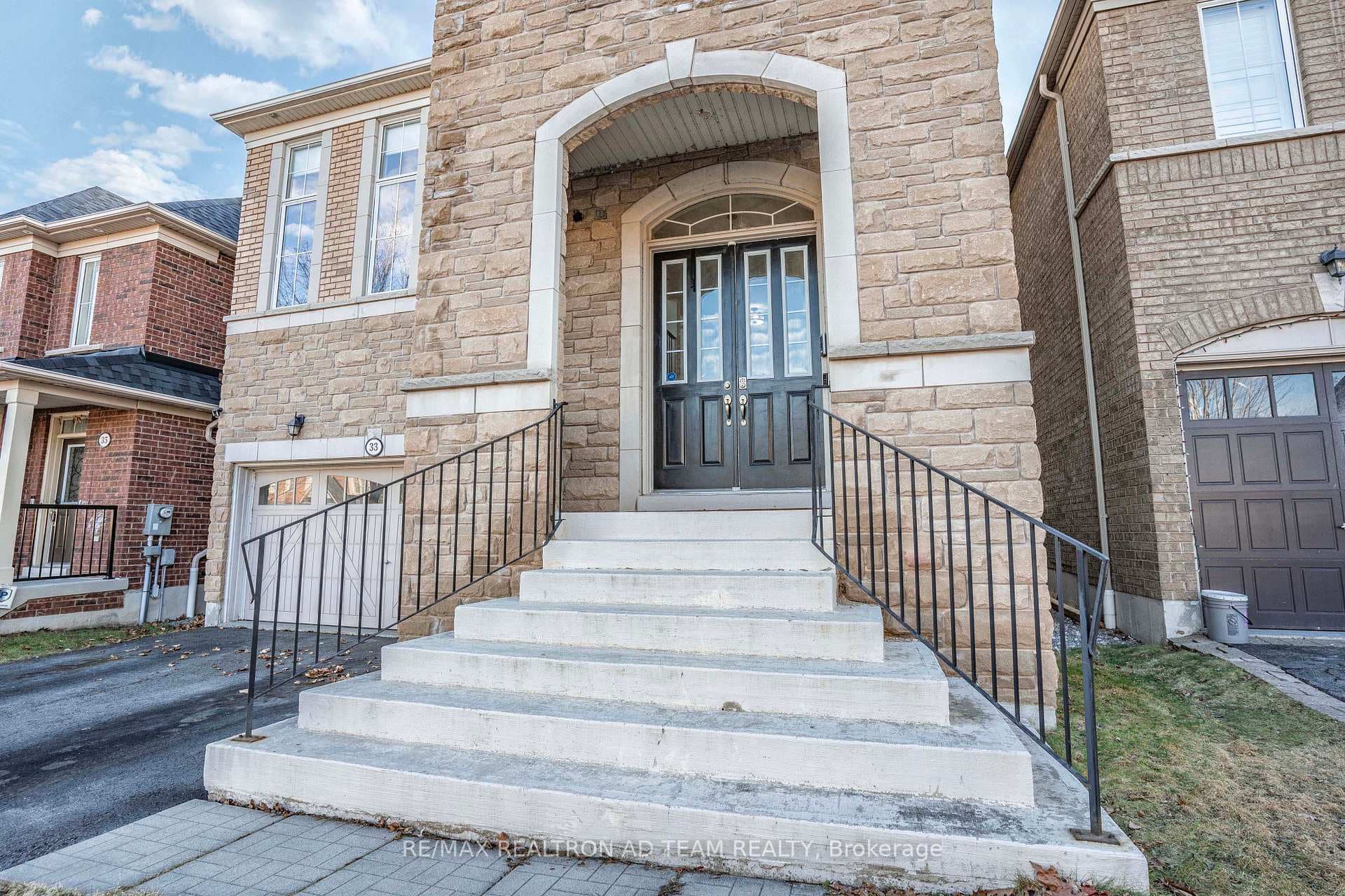 33 Muscat Crescent photo 2