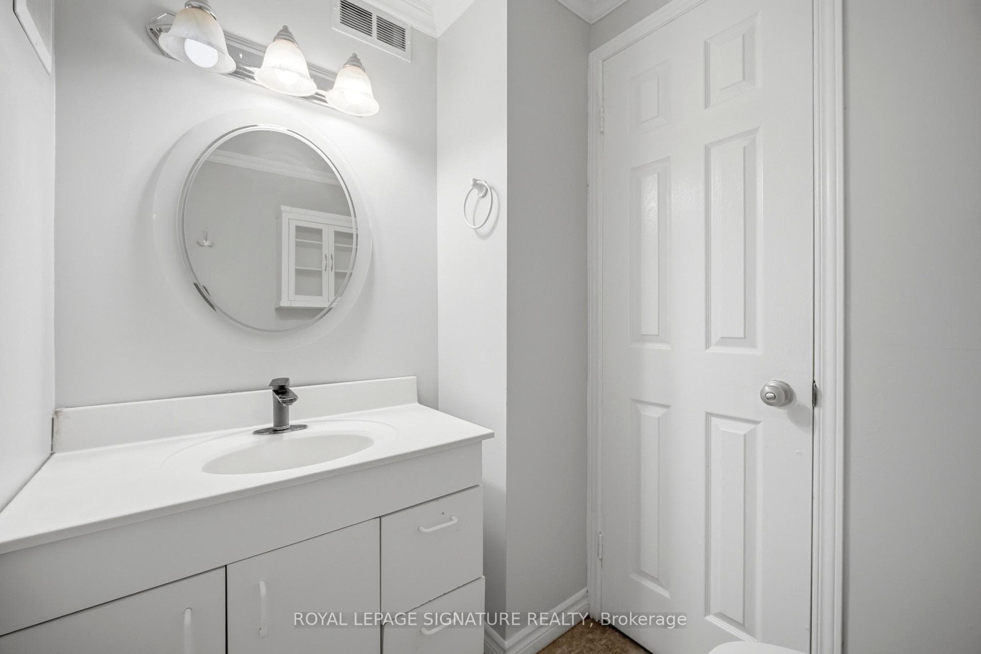 2 Lambton Court photo 35